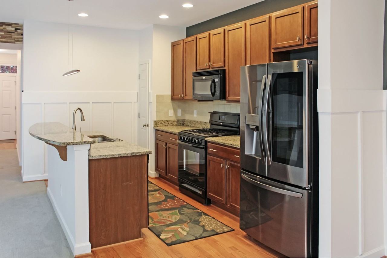1023 Farrow Dr - Photo 2 of 29