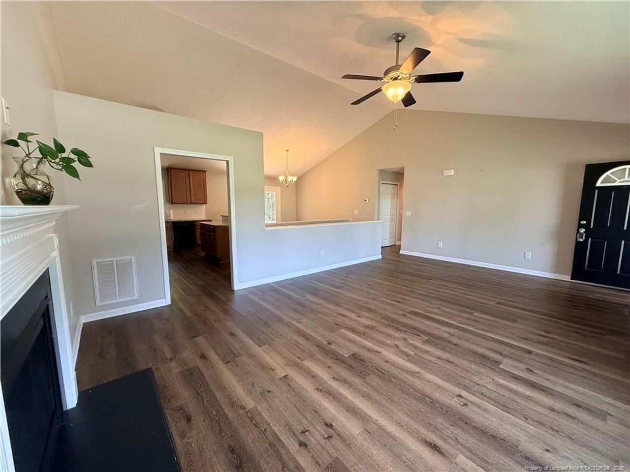 455 Crusaders Dr - Photo 3 of 23