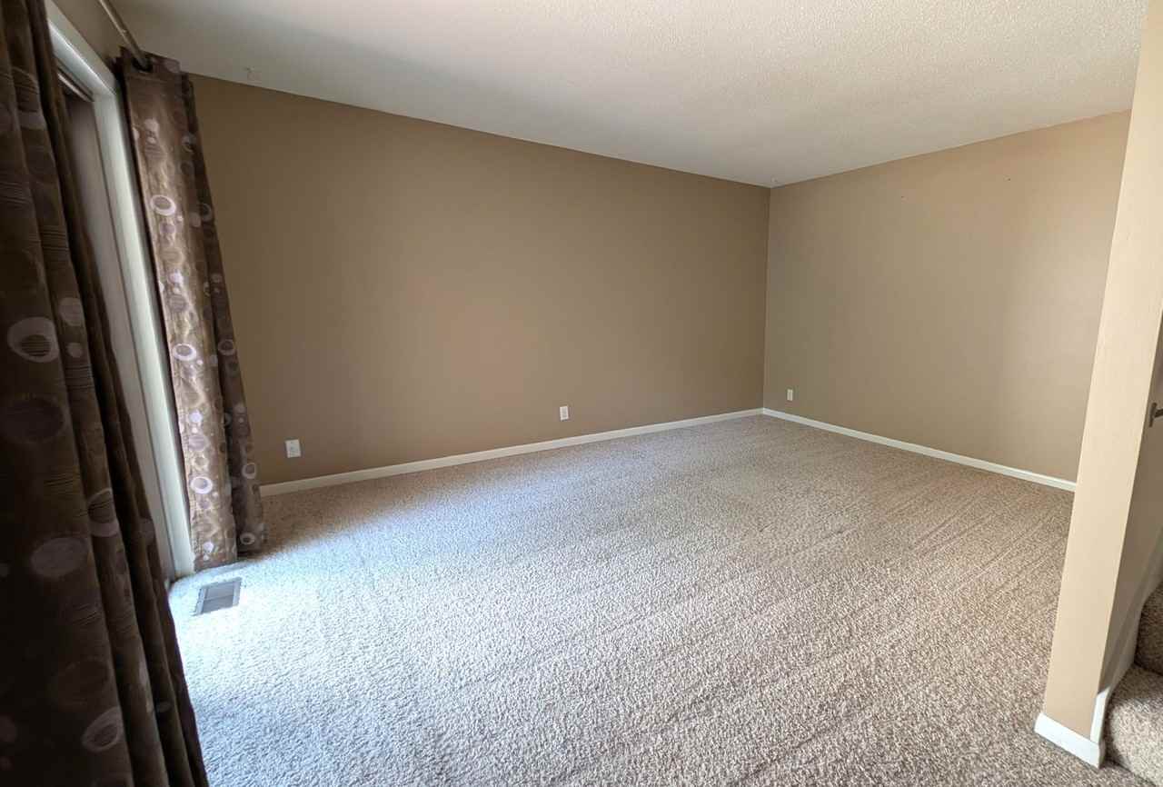 17554 Parkwood #D - Photo 2 of 18