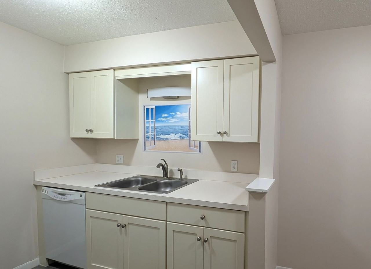17554 Parkwood #D - Photo 4 of 18