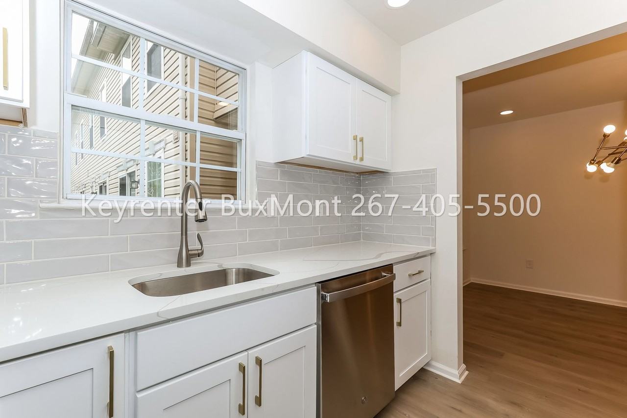 3900 Captain Molly Cir - Photo 2 of 17