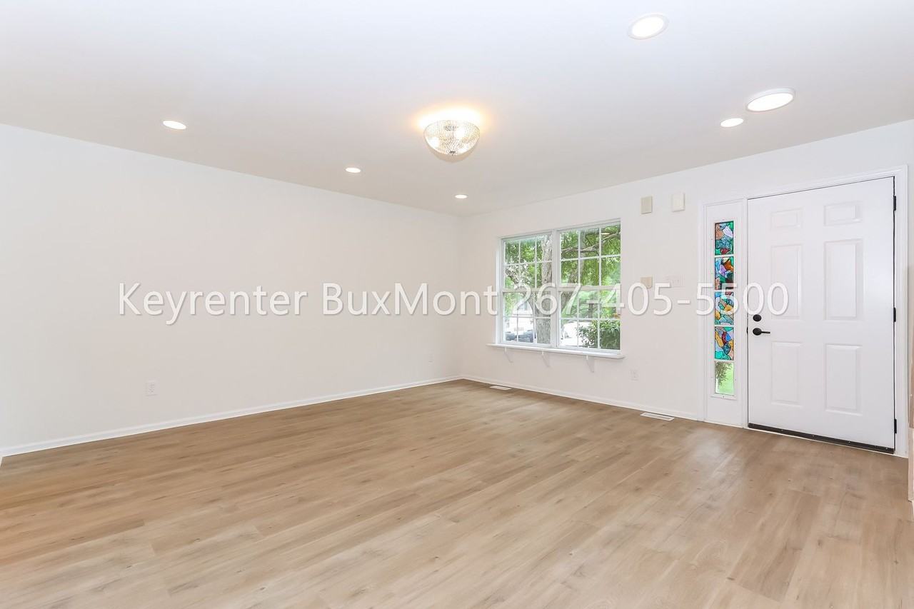 3900 Captain Molly Cir - Photo 4 of 17