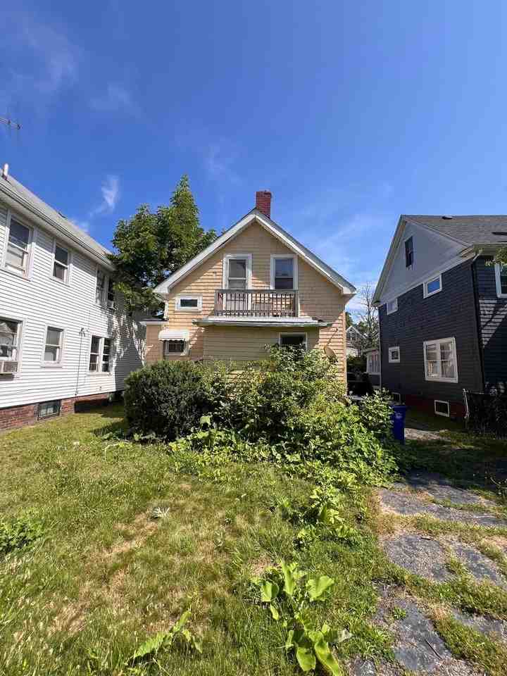 15912 Parkgrove Ave - Photo 2 of 11