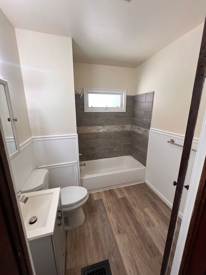 15407 School Ave - Photo 4 of 11
