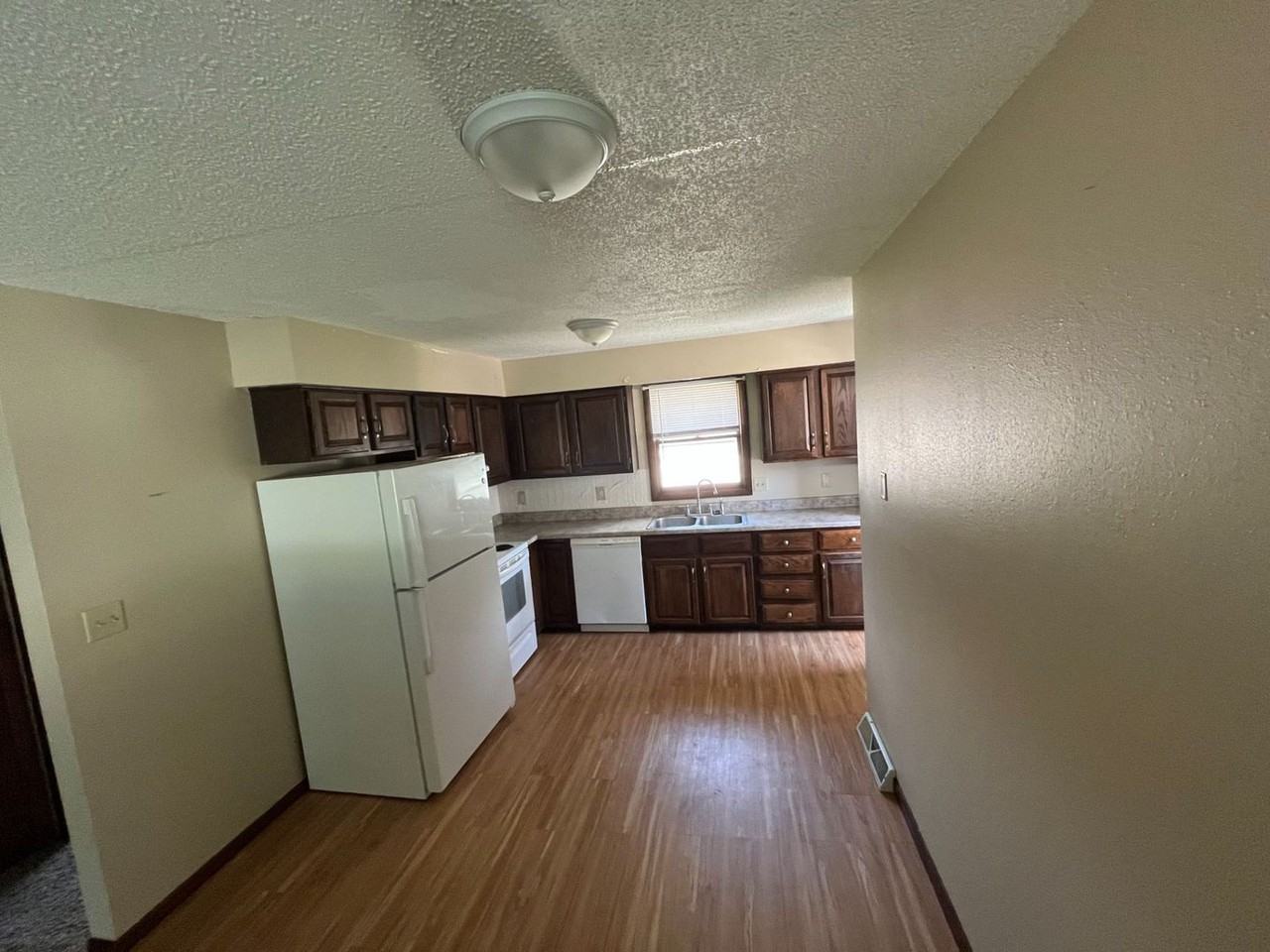 1315 Tremont St - Photo 5 of 7