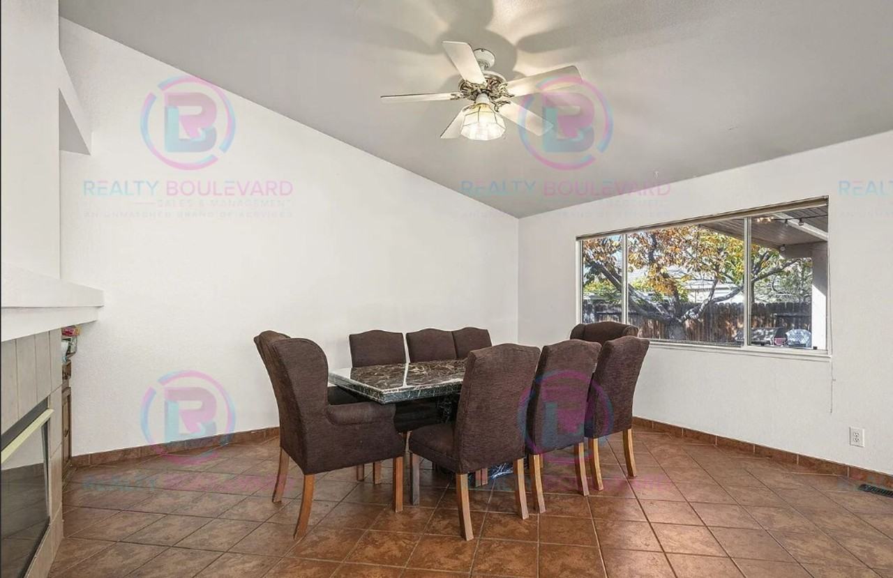3059 Creekwood Dr - Photo 5 of 31