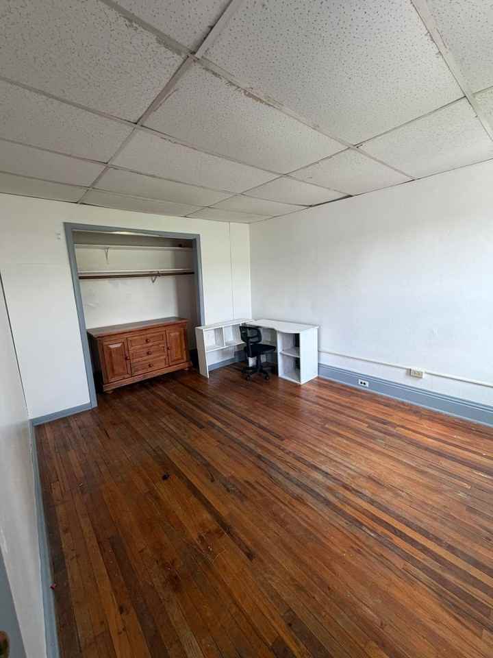 228 W Jackson St - Photo 7 of 8