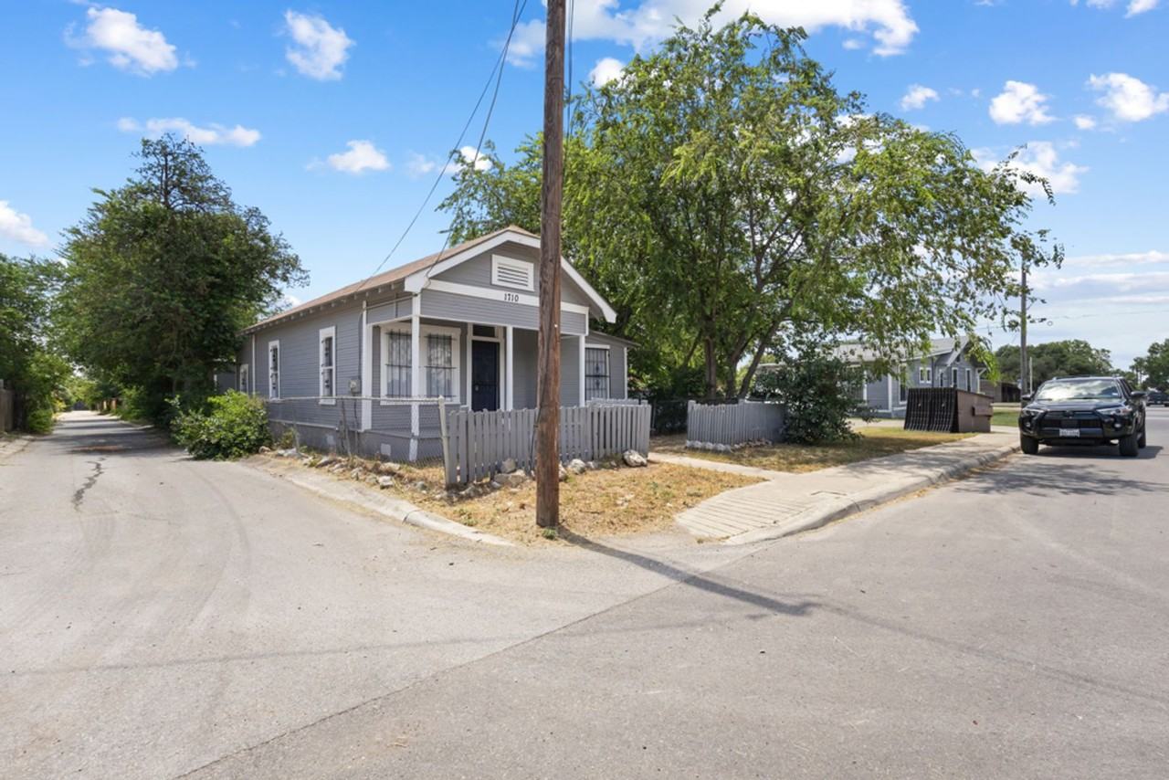 1710 N Navidad St - Photo 3 of 16