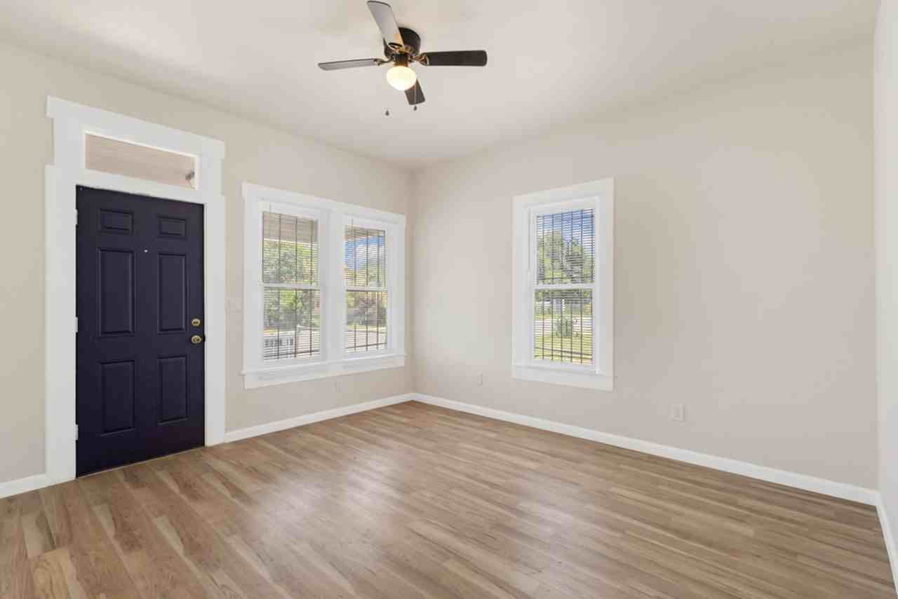 1710 N Navidad St - Photo 5 of 16