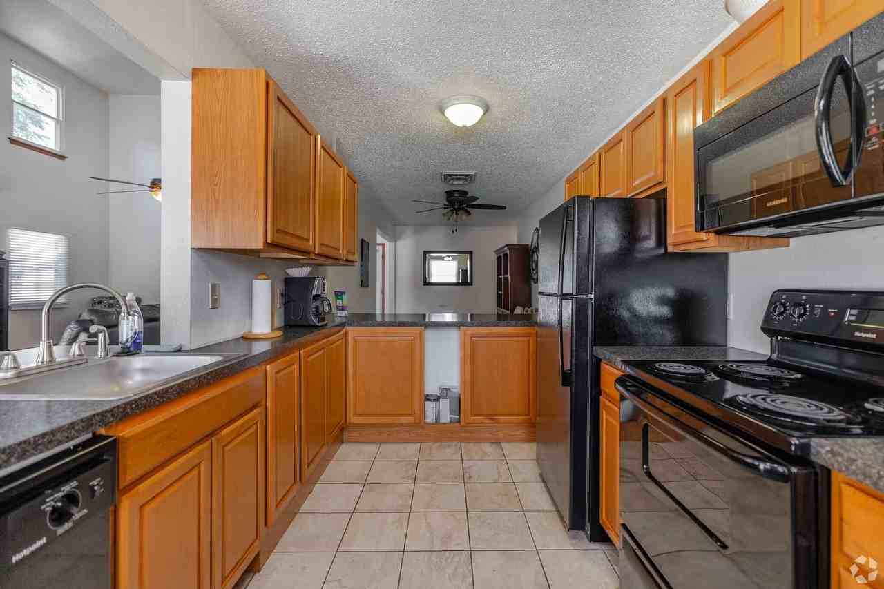Maple Ridge - Photo 6 of 22