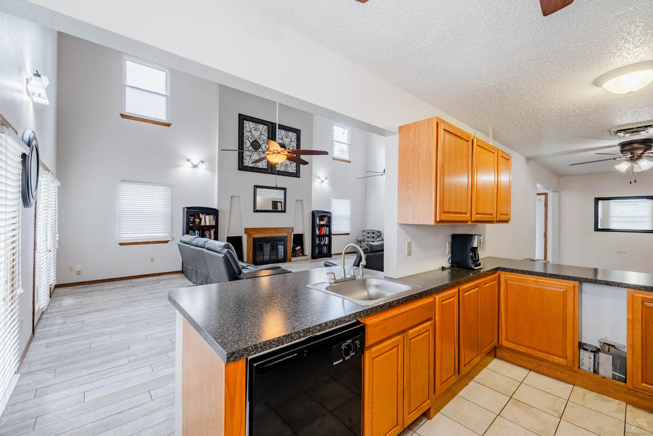 Maple Ridge - Photo 4 of 20