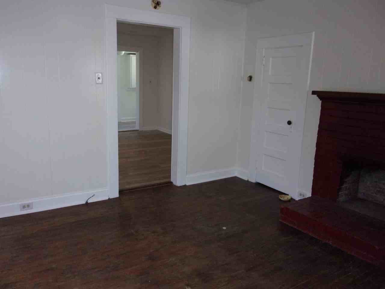 202 Shurley St - Photo 2 of 12