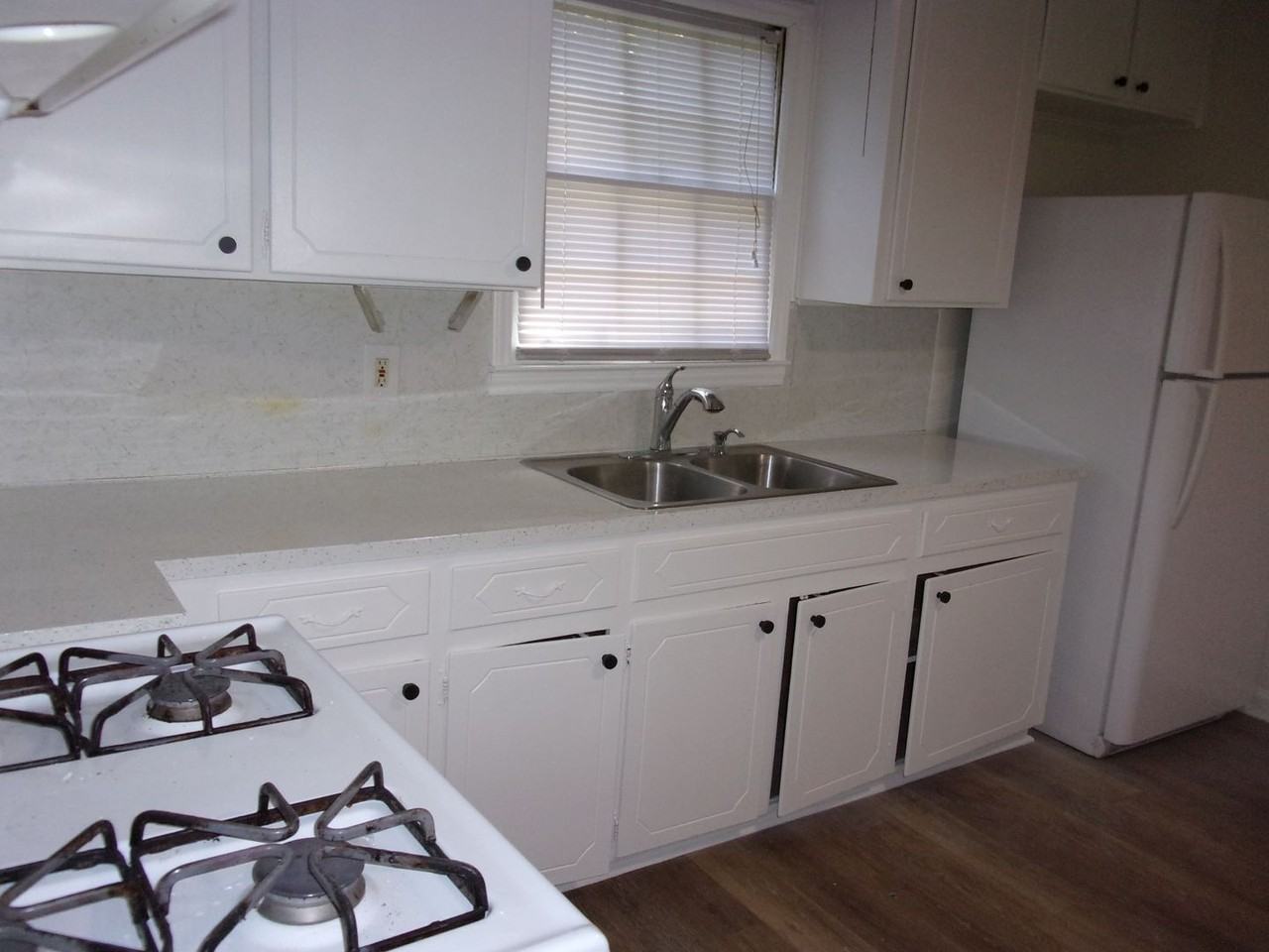 202 Shurley St - Photo 3 of 12