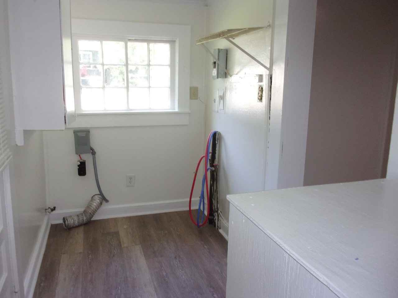 202 Shurley St - Photo 7 of 12