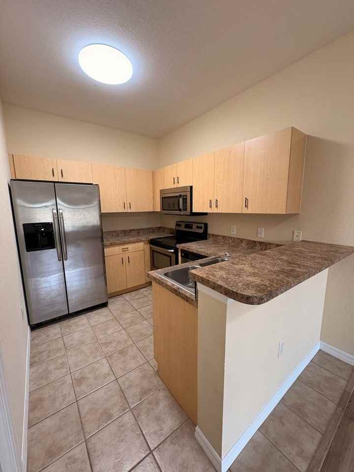 305 Port Pleasant Dr - Photo 7 of 17