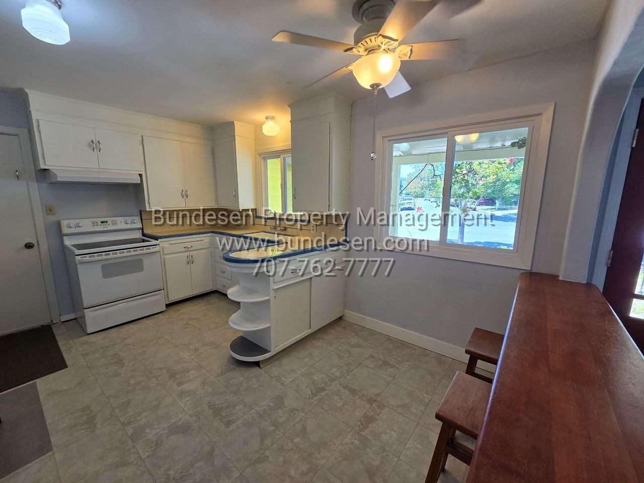 3200 Spring Creek Dr - Photo 6 of 18