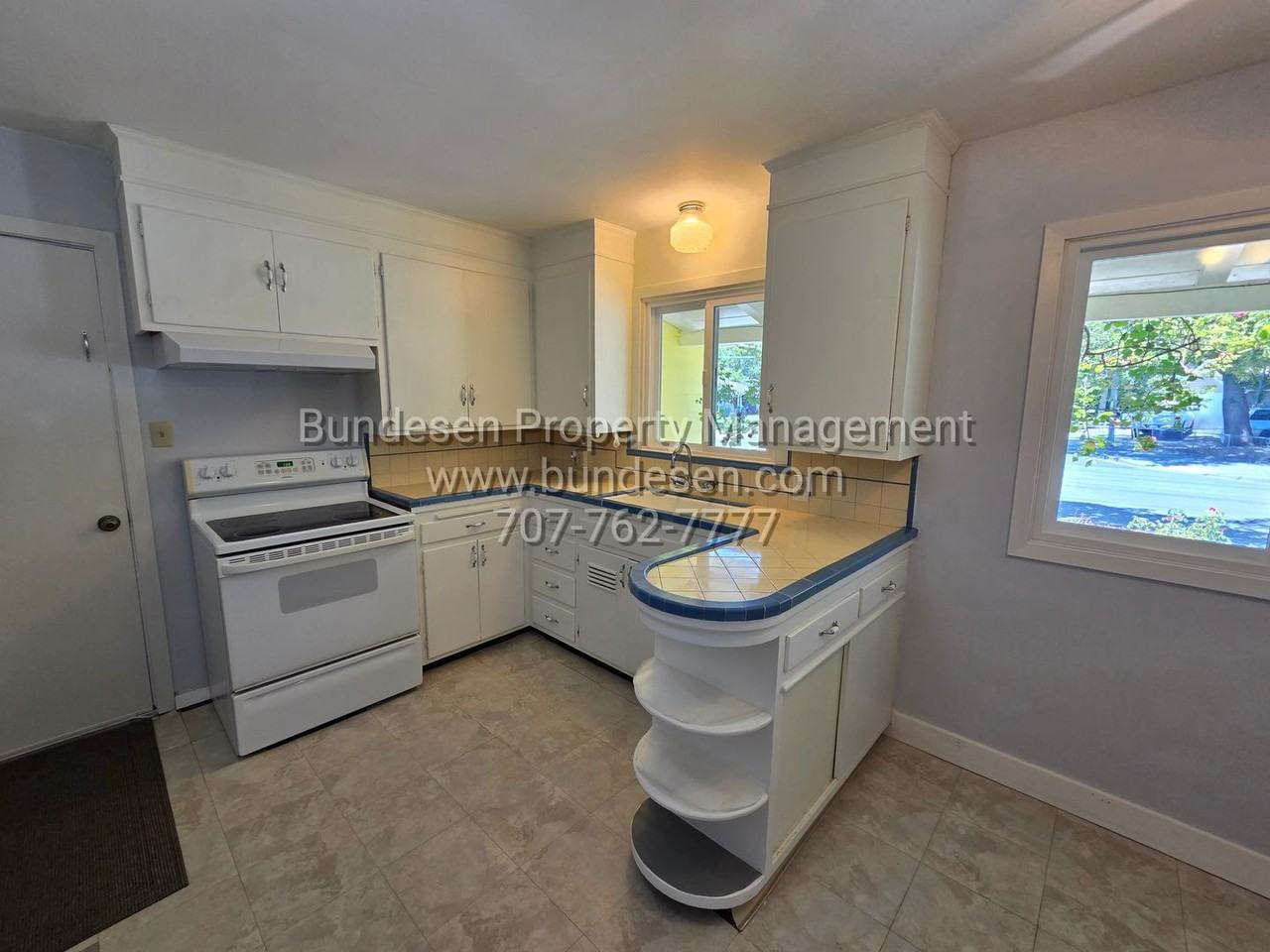 3200 Spring Creek Dr - Photo 7 of 18