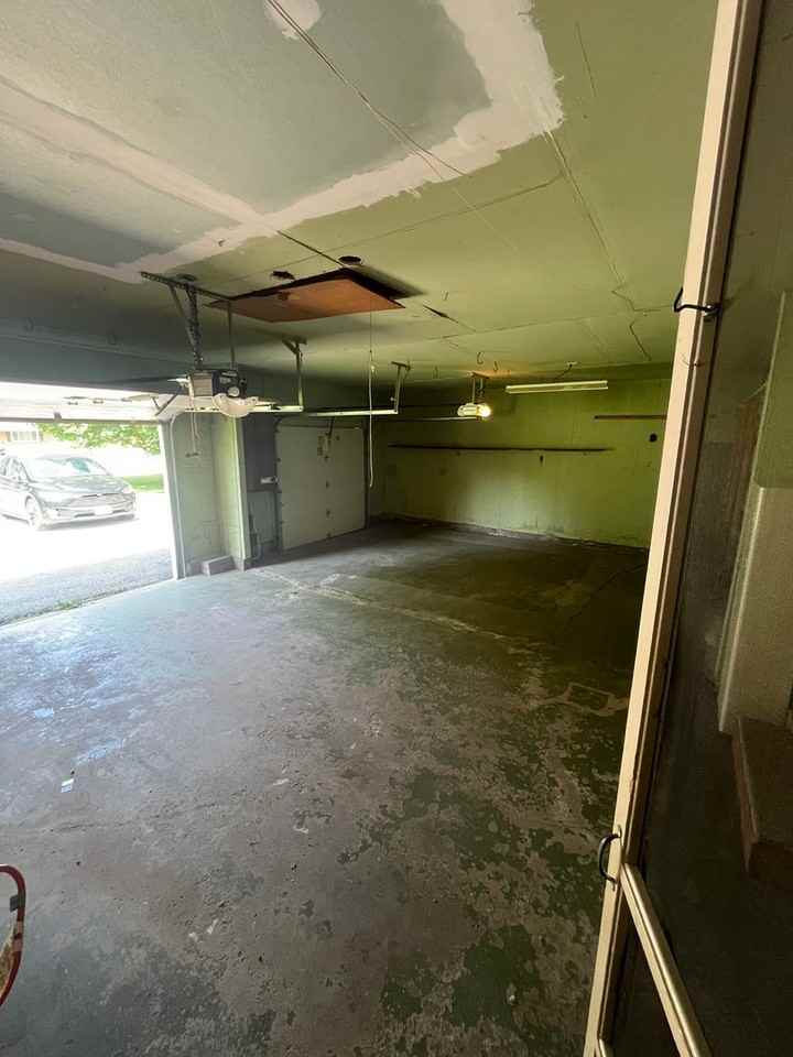 110 Hillary Dr - Photo 2 of 34