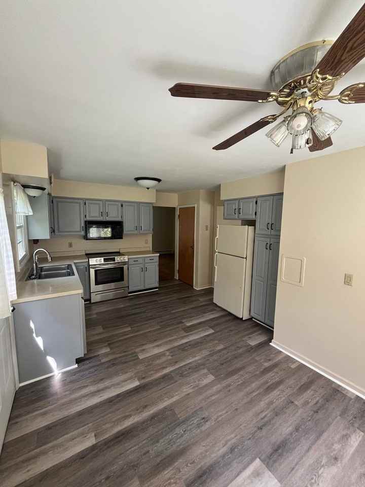 110 Hillary Dr - Photo 3 of 34
