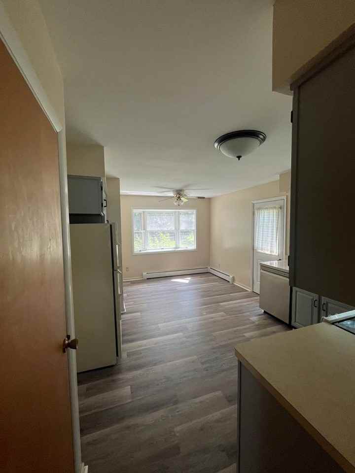 110 Hillary Dr - Photo 6 of 34