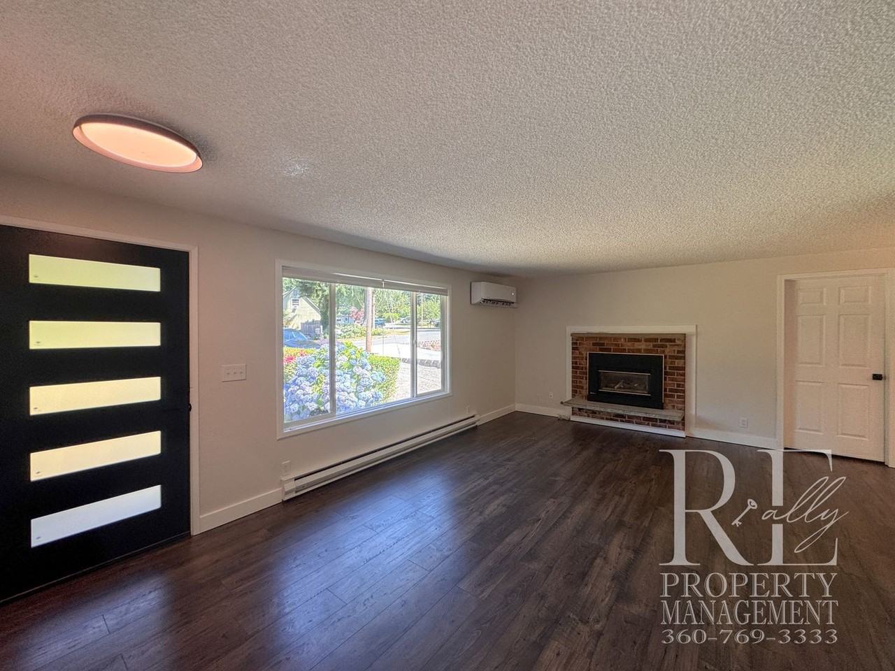 8240 Ne Seawind Ave - Photo 4 of 26