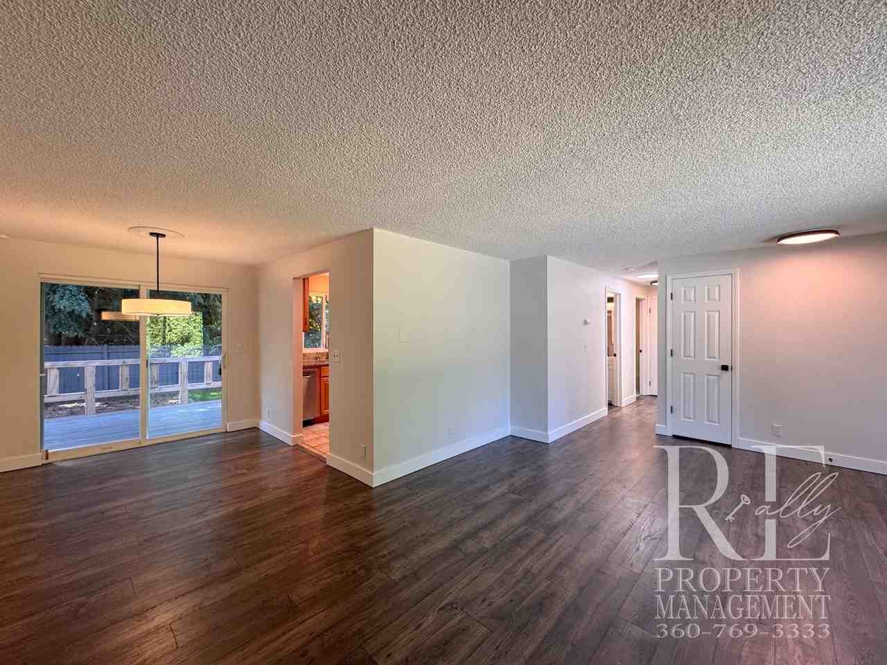 8240 Ne Seawind Ave - Photo 5 of 26