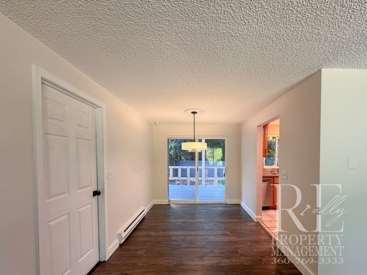 8240 Ne Seawind Ave - Photo 6 of 26