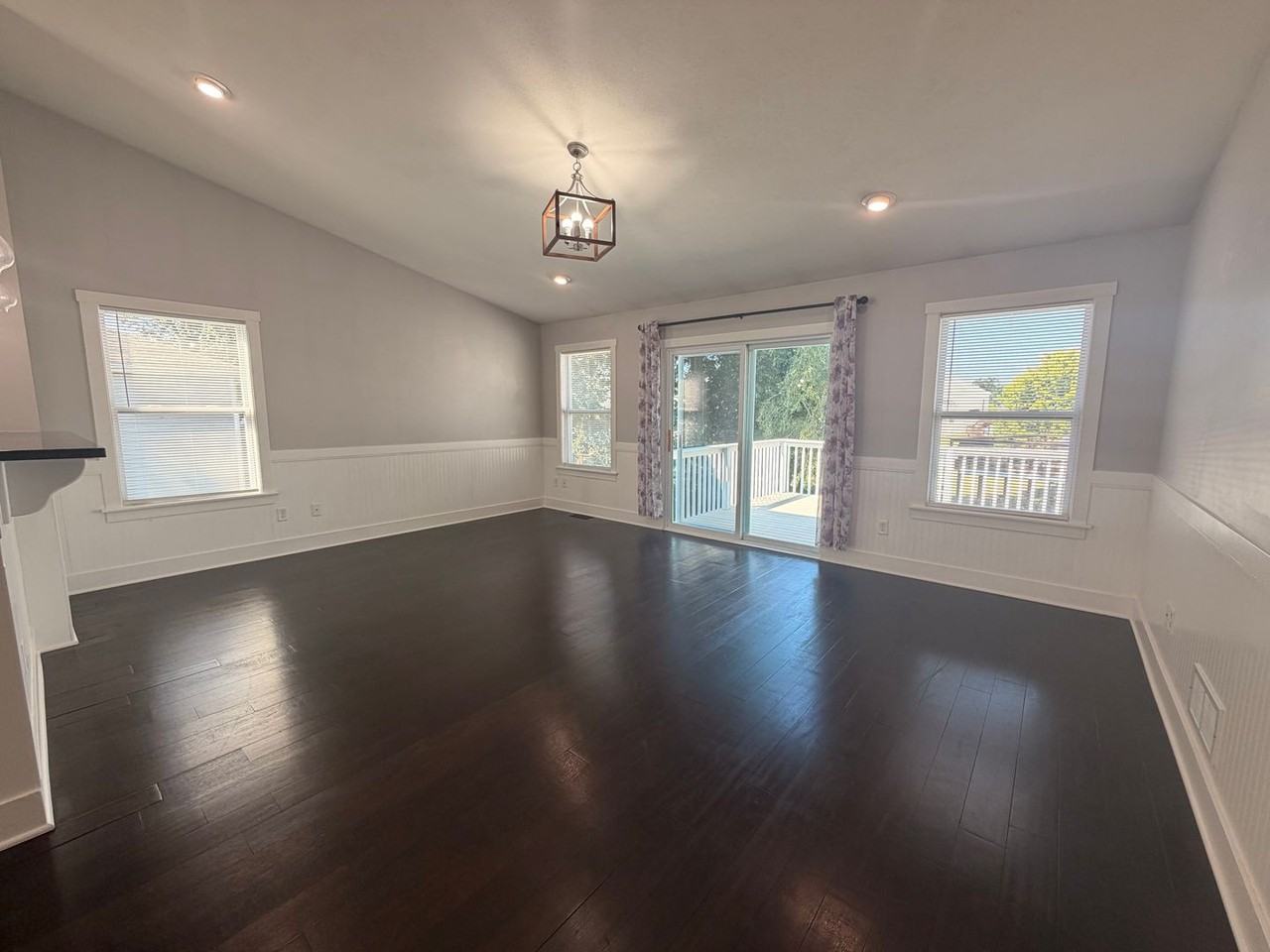 1627 Hamlet Dr - Photo 5 of 41