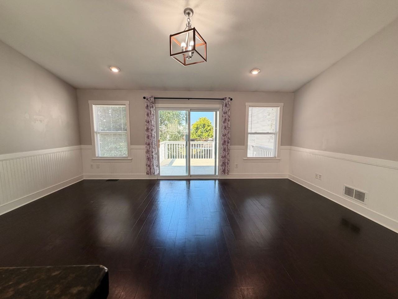 1627 Hamlet Dr - Photo 6 of 41