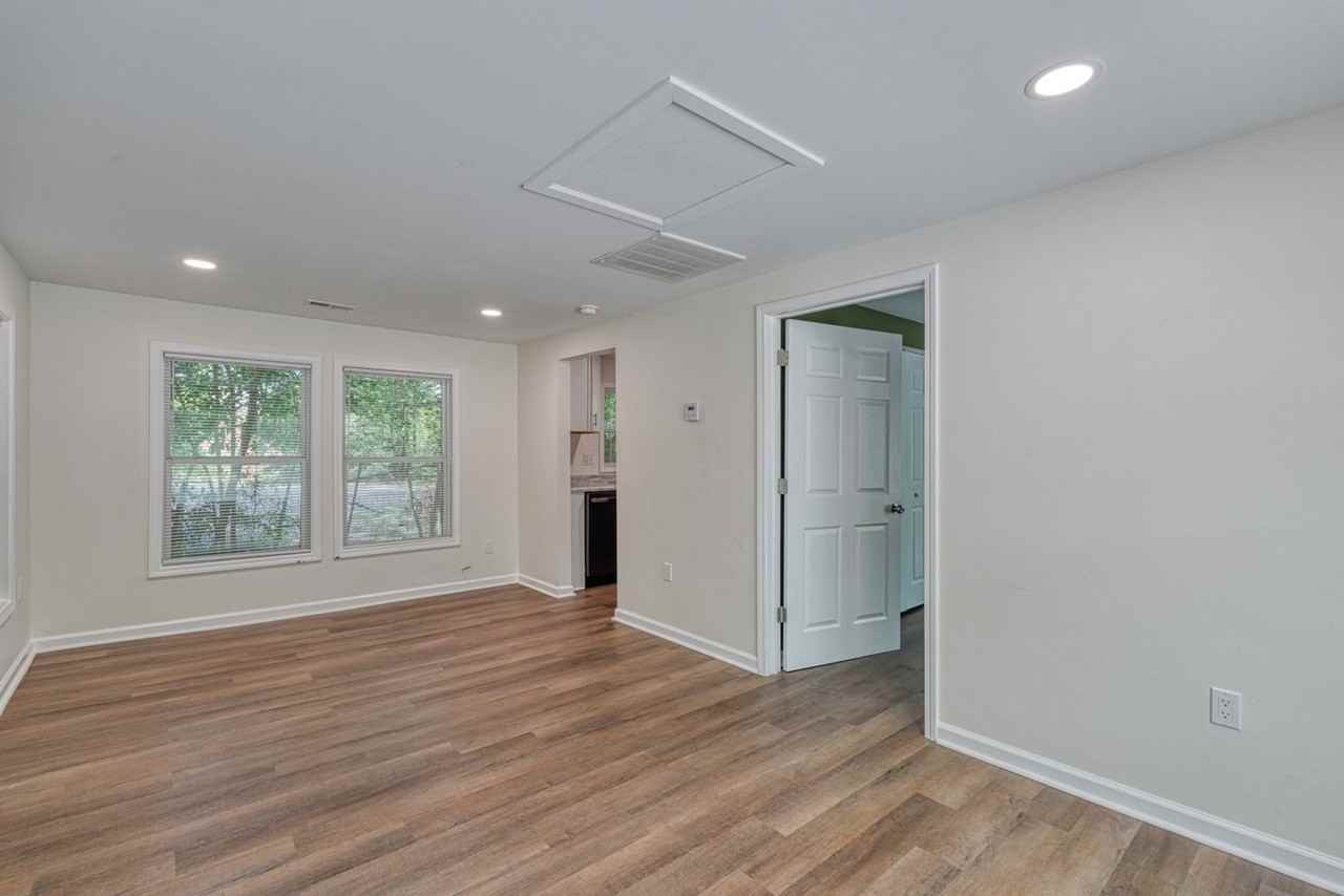 831 John B White Sr Blvd - Photo 3 of 20