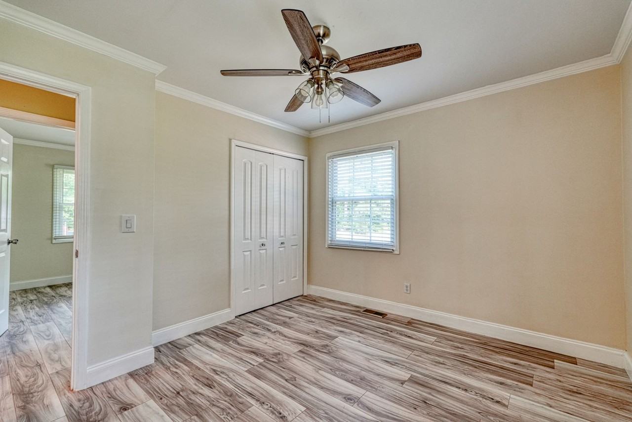311 Pioneer Pl - Photo 5 of 37