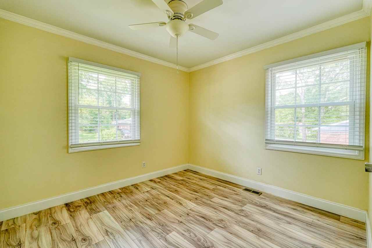 311 Pioneer Pl - Photo 7 of 37