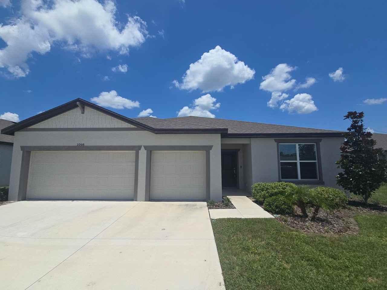 1098 Michelangelo Ln - Photo 2 of 20