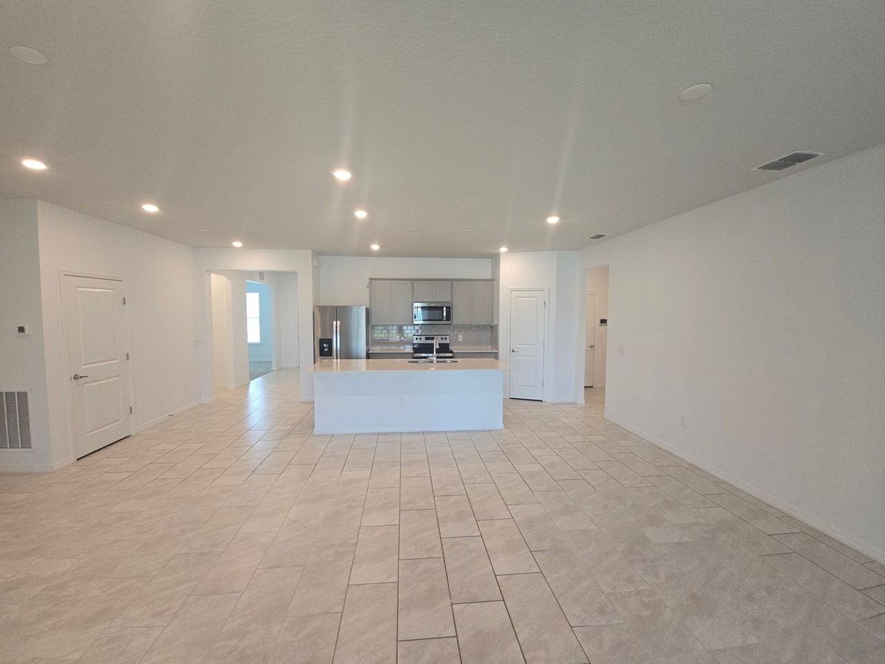 1098 Michelangelo Ln - Photo 3 of 20