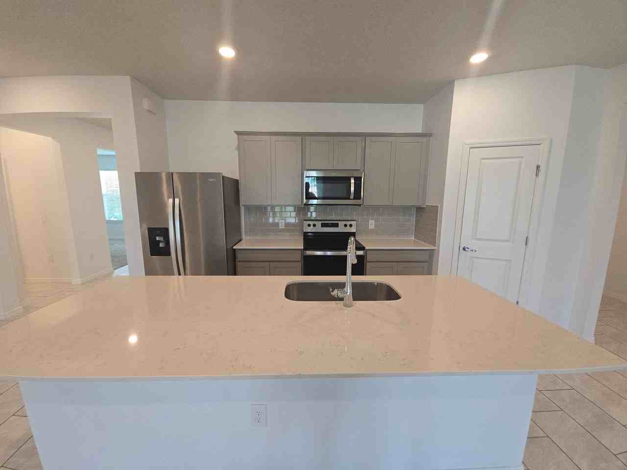 1098 Michelangelo Ln - Photo 4 of 20