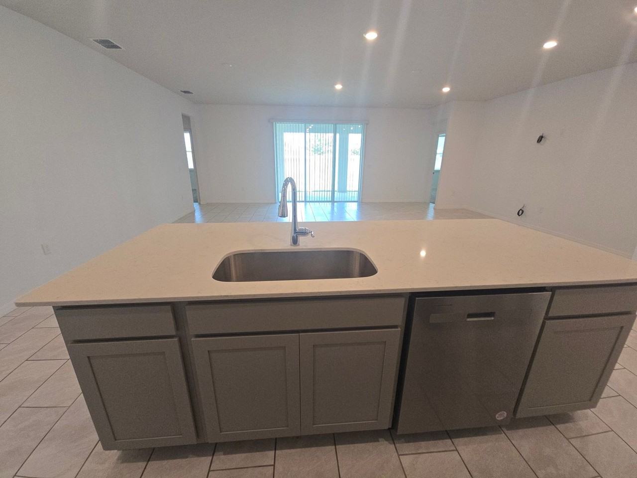 1098 Michelangelo Ln - Photo 5 of 20