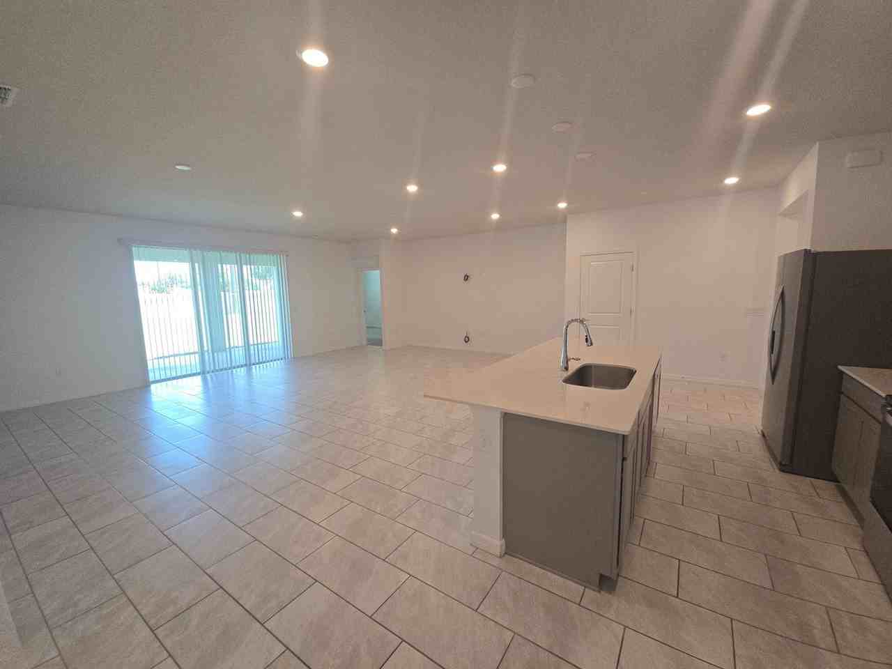 1098 Michelangelo Ln - Photo 6 of 20