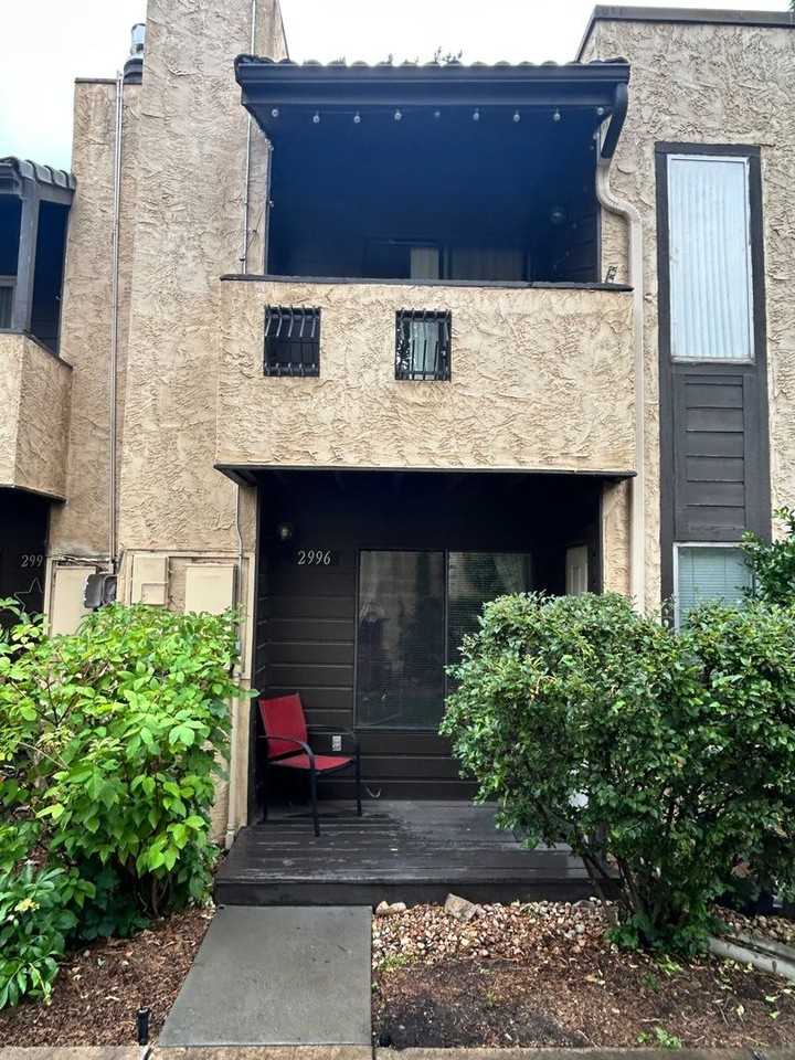 2996 Shady Holw W - Photo 3 of 9