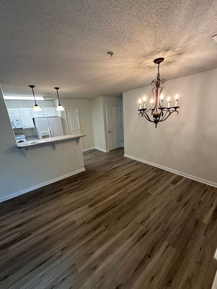 3475 Forestdale Dr - Photo 3 of 22