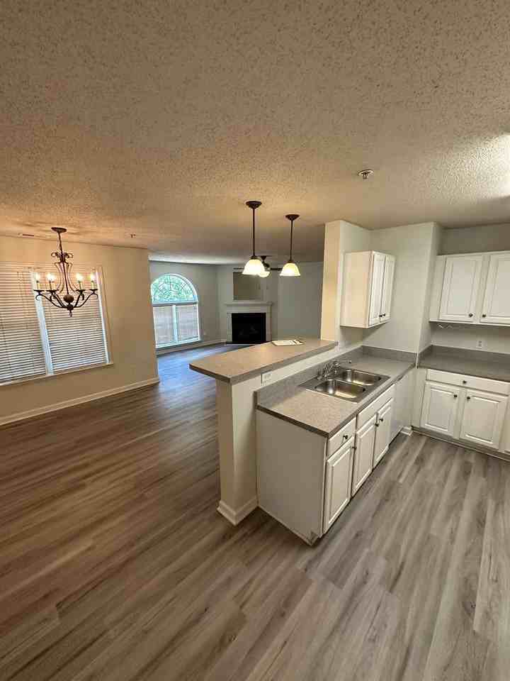 3475 Forestdale Dr - Photo 5 of 22