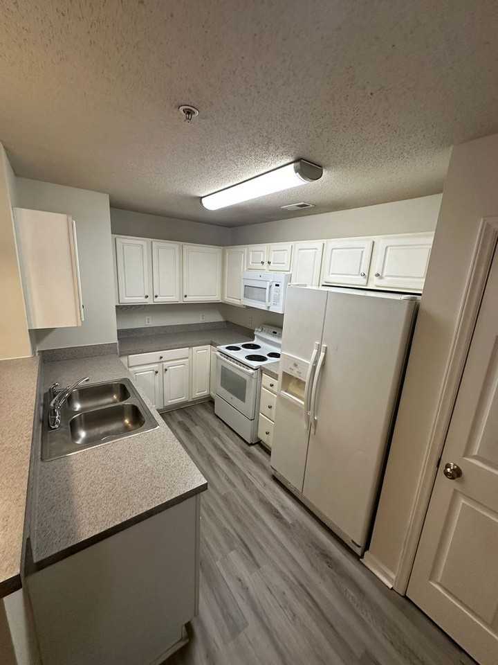3475 Forestdale Dr - Photo 6 of 22
