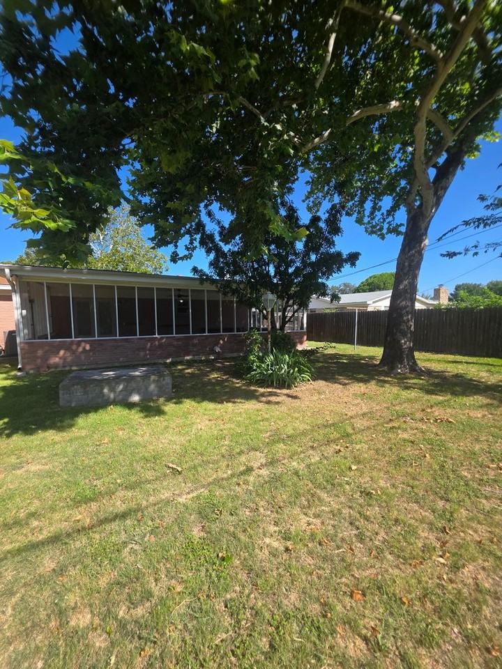 303 Nauert St - Photo 3 of 35