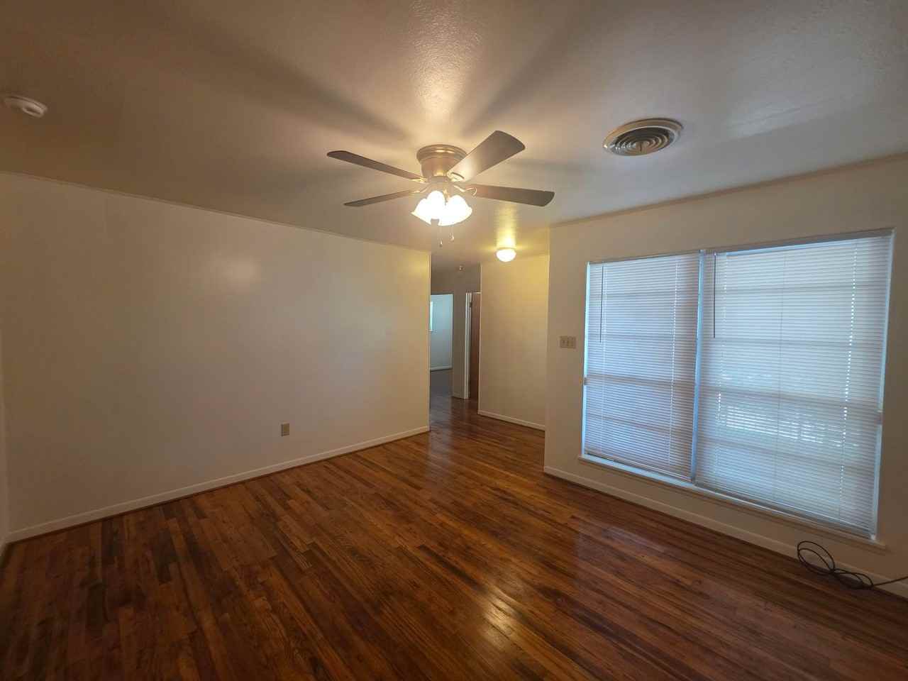 303 Nauert St - Photo 4 of 35
