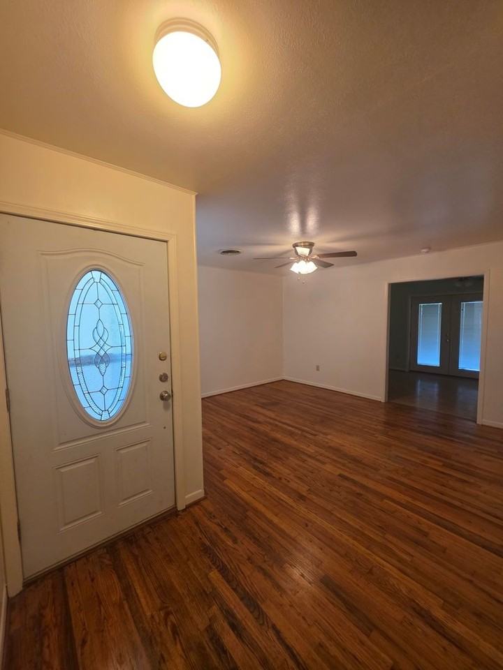 303 Nauert St - Photo 7 of 35