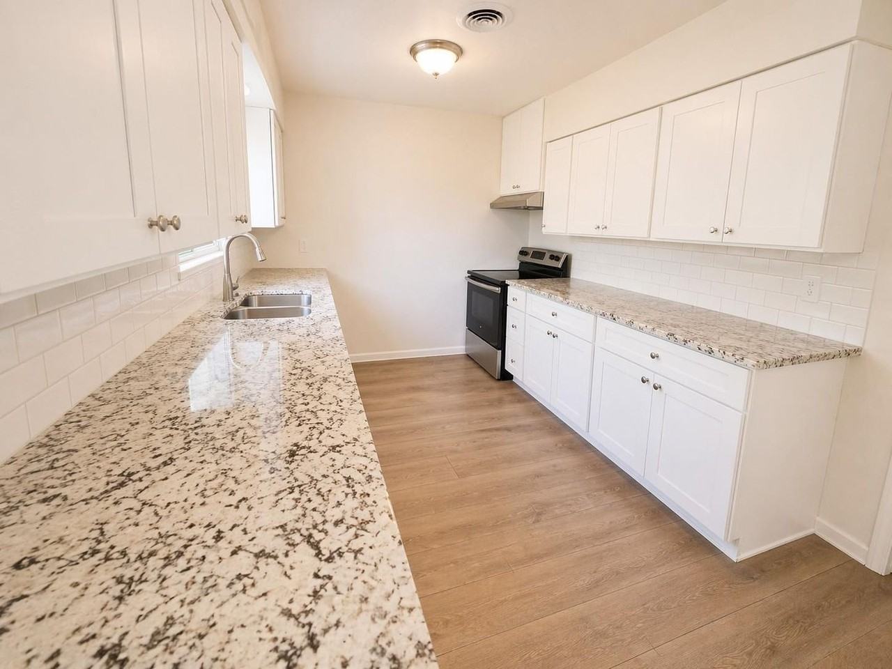 12318 Braewick Dr - Photo 2 of 26