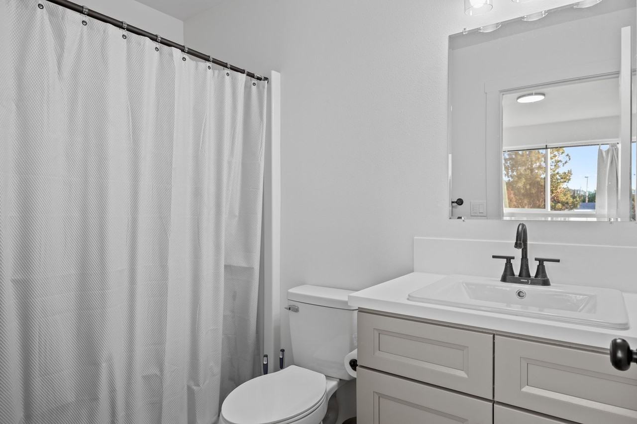 156 Allison Ave - Photo 4 of 7
