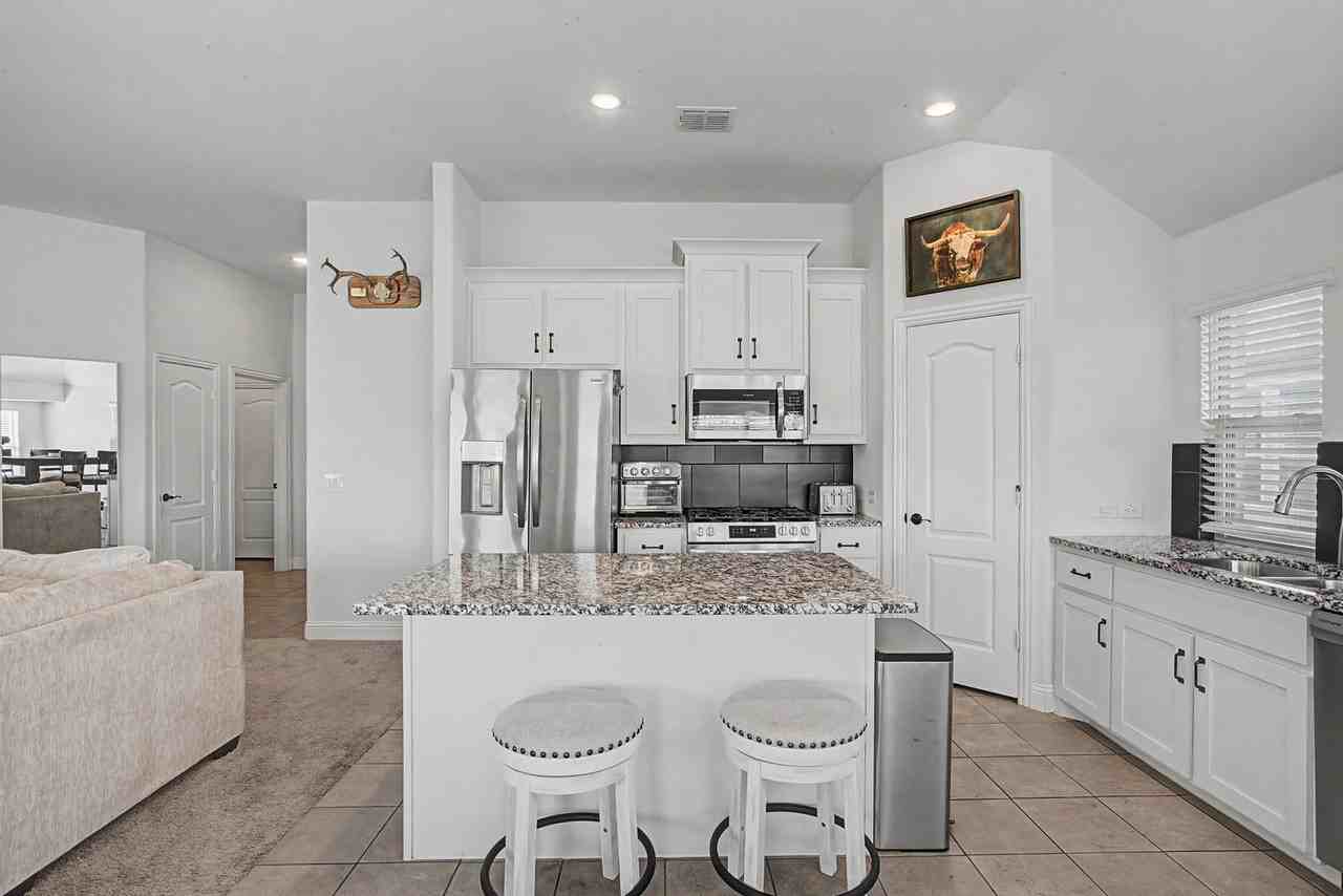 1004 Deer Ridge Dr - Photo 7 of 24
