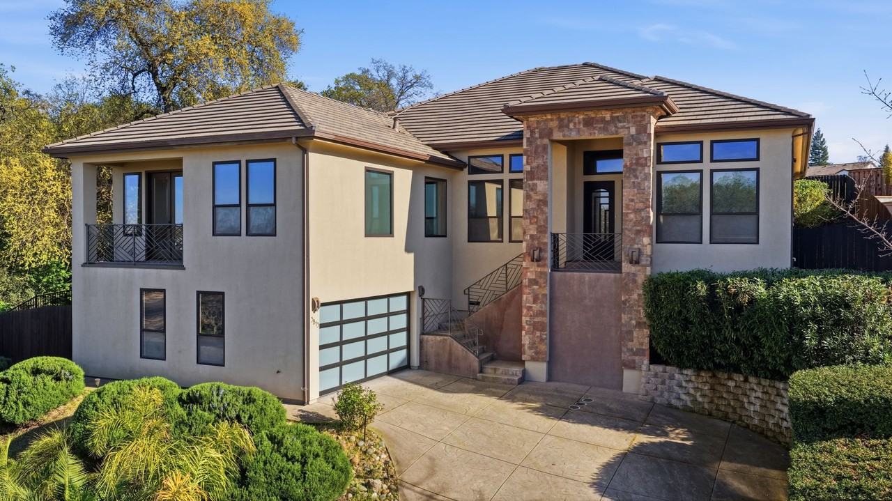 3813 Calverhall Way - Photo 2 of 50