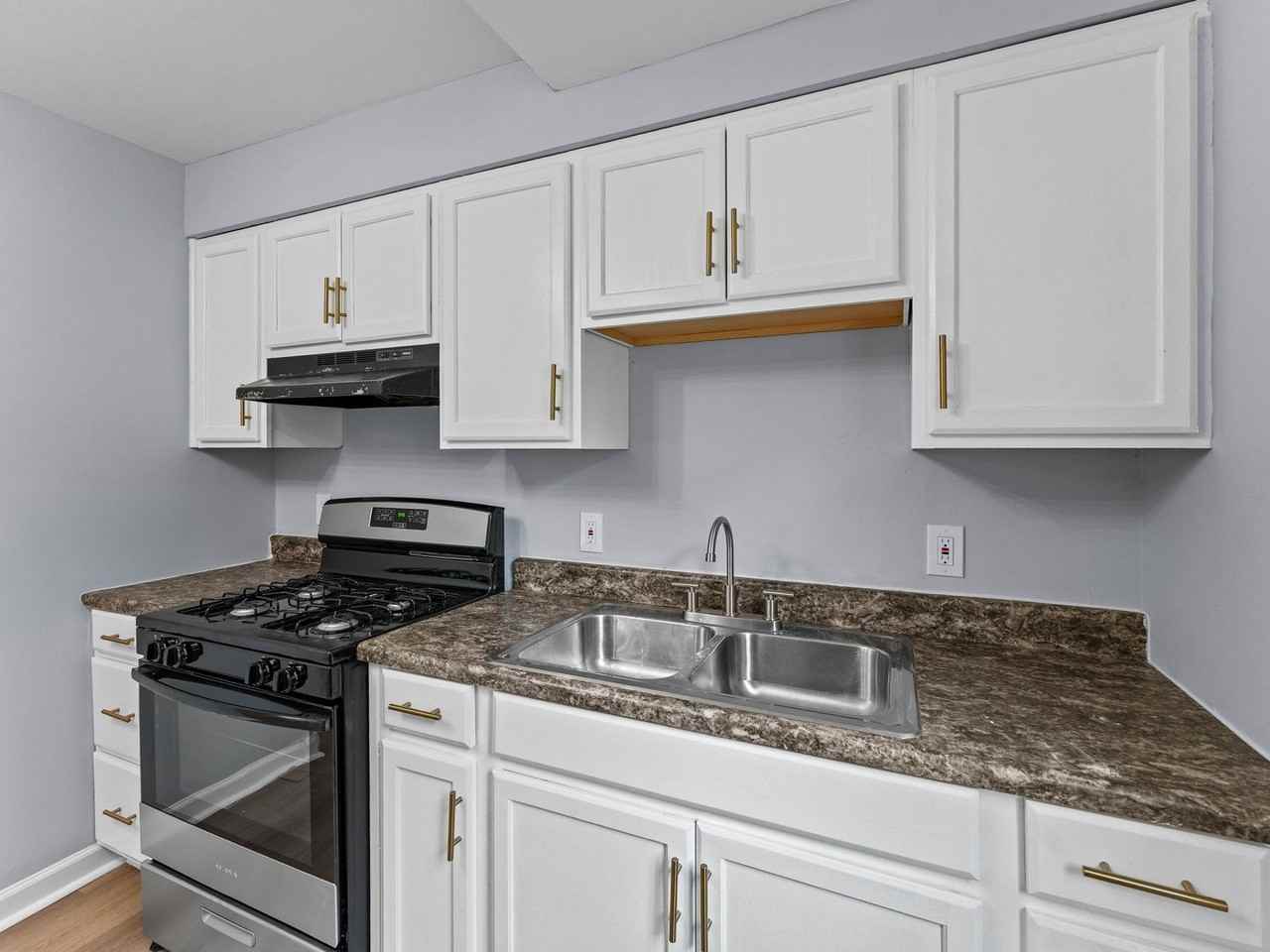 1400 Vine St - Photo 3 of 25