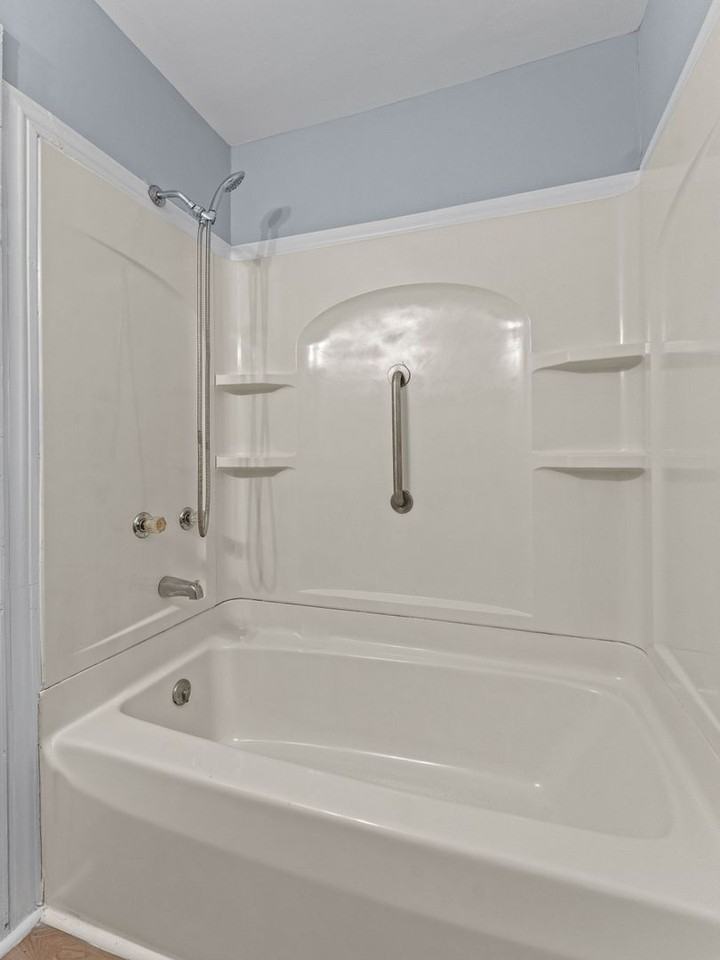 1400 Vine St - Photo 5 of 25